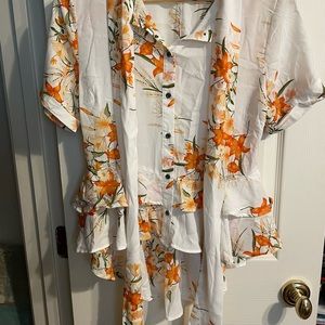 Ups & Downs light weight blouse w white and orange Lillie’s!